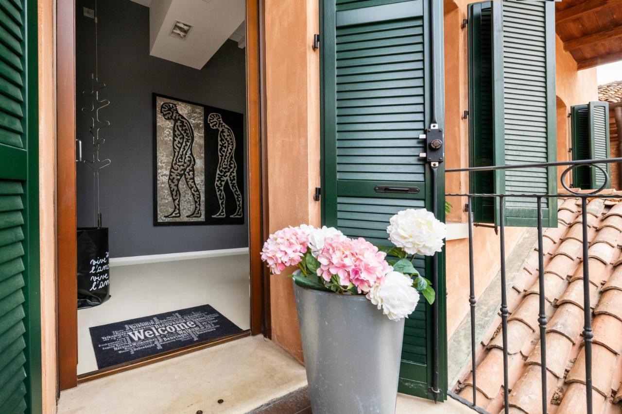 Charming Flat In Centro A Ferrara Con Posto Auto Villa Exterior photo