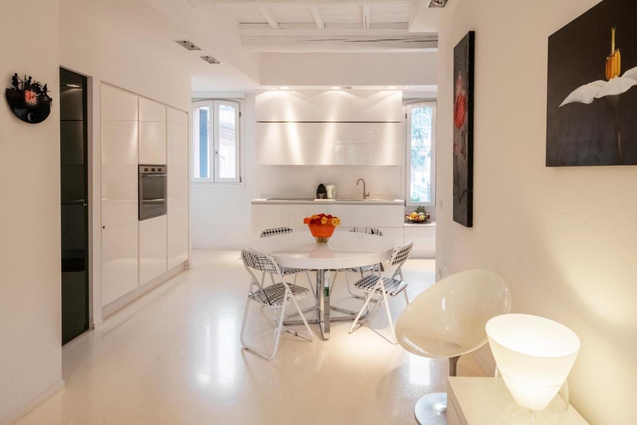 Charming Flat In Centro A Ferrara Con Posto Auto Villa Exterior photo