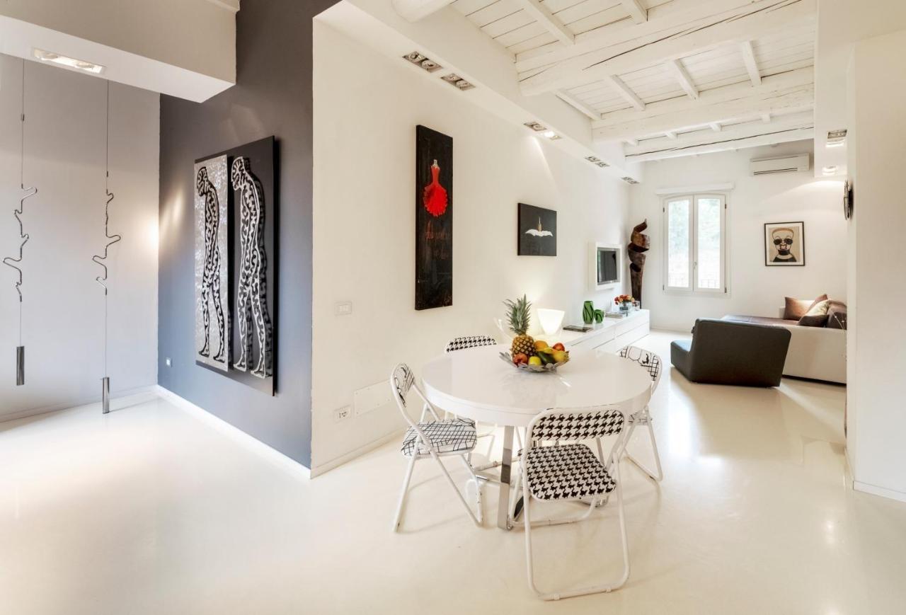 Charming Flat In Centro A Ferrara Con Posto Auto Villa Exterior photo