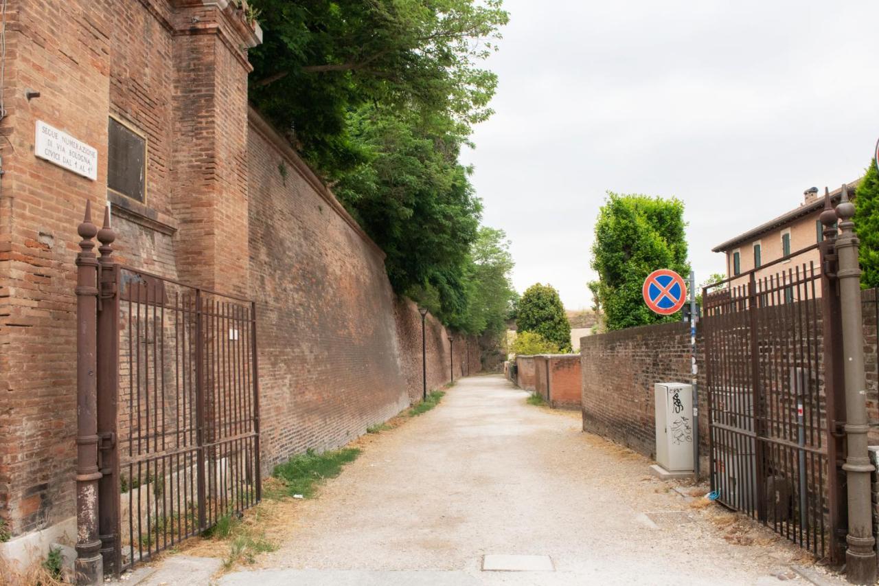 Charming Flat In Centro A Ferrara Con Posto Auto Villa Exterior photo