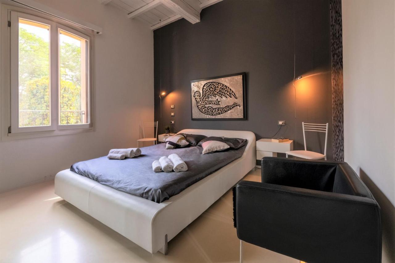 Charming Flat In Centro A Ferrara Con Posto Auto Villa Exterior photo